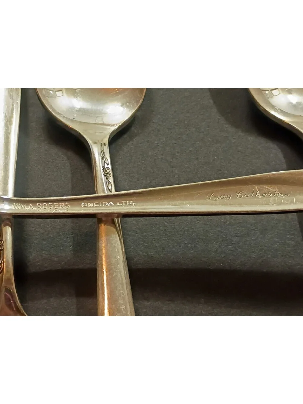 Oneida Rogers Lady Catherine Silver plate Flatware 36 pc set Spoon Knife fork